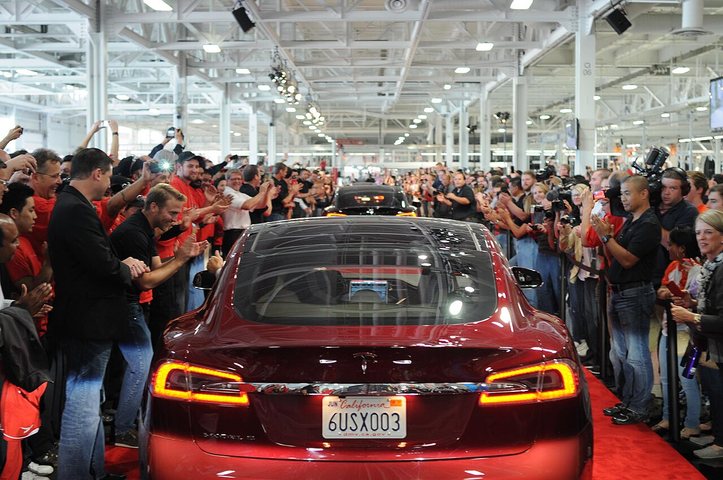 First Model S deliveries at the Fremont factory, June 2012